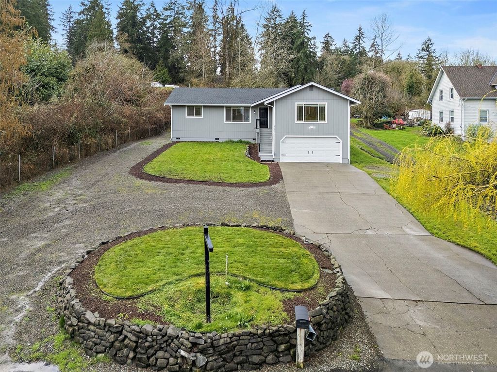 Photo of 3606 Waller Road E, Tacoma, WA 98443 (MLS # 2499081)