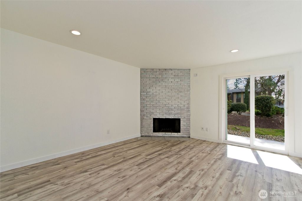 Photo of 12515 NE 145th Place #D127, Kirkland, WA 98034 (MLS # 2440716)