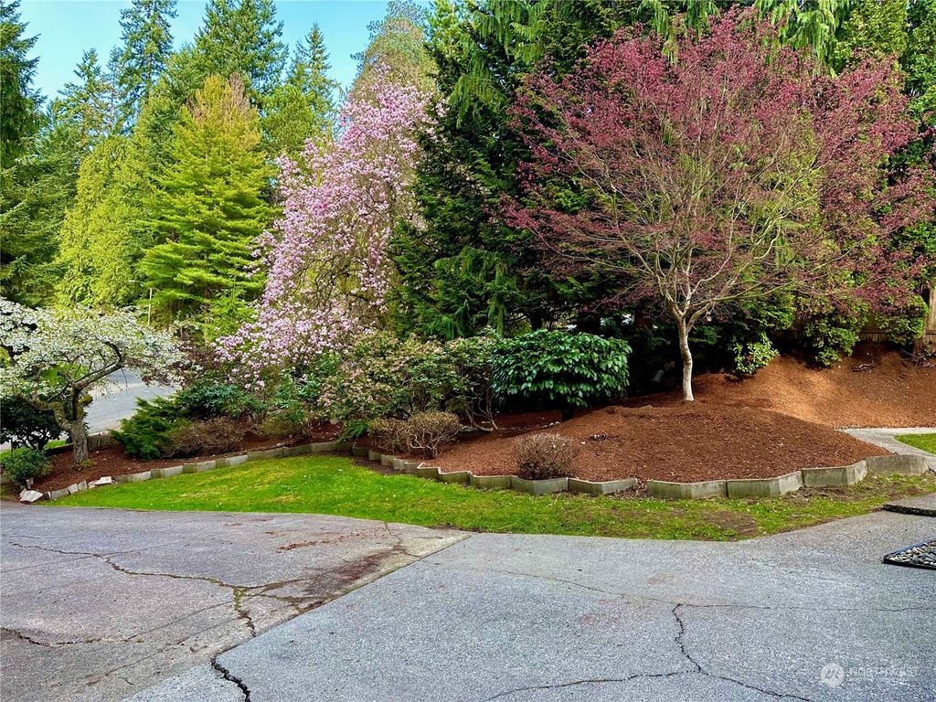 Photo of 20521 14th Avenue W, Lynnwood, WA 98036 (MLS # 2217685)