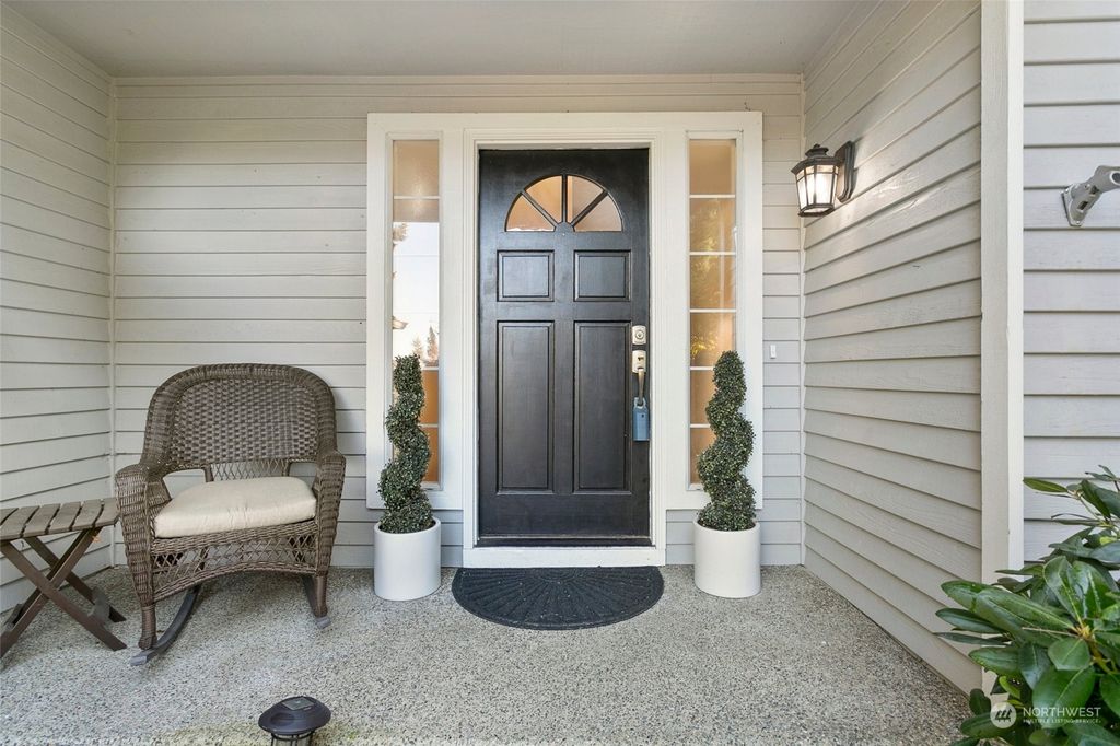 Photo of 11127 58th Avenue W, Mukilteo, WA 98275 (MLS # 1983544)