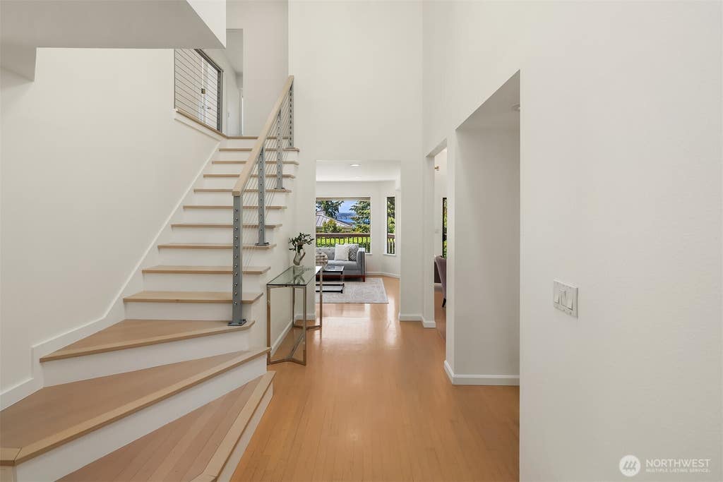Photo of 6206 114th Avenue NE, Kirkland, WA 98033 (MLS # 2539434)