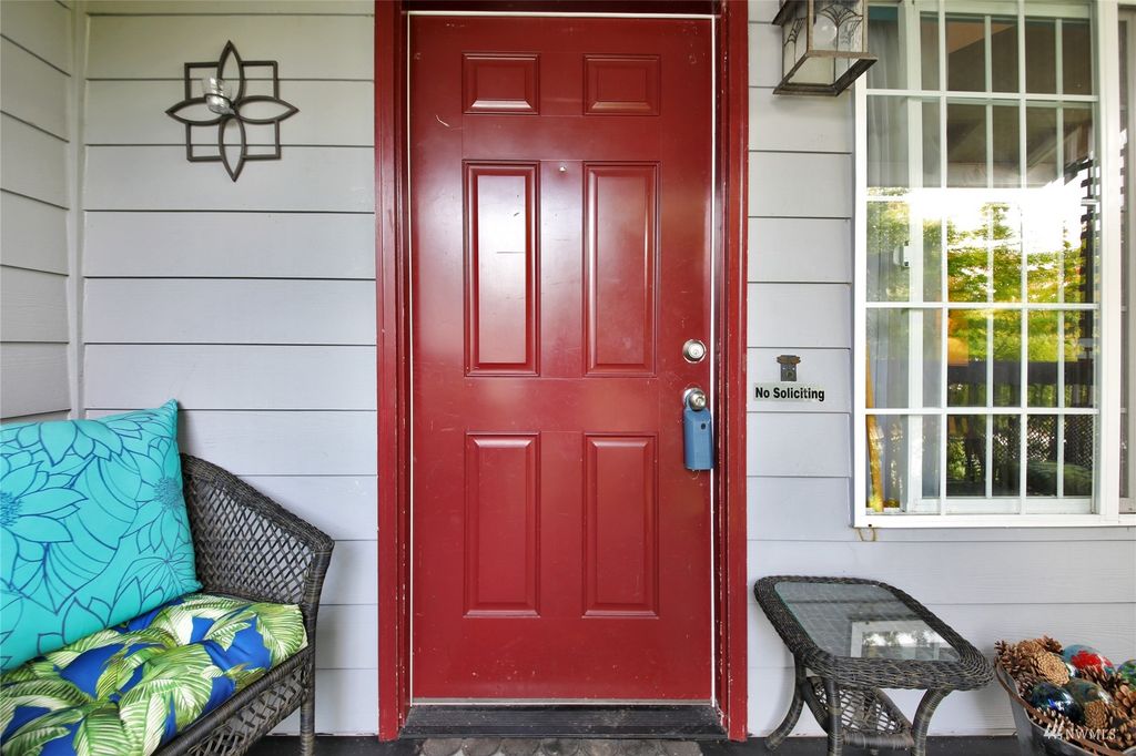 Photo of 1806 111th Drive SE, Lake Stevens, WA 98258 (MLS # 1981460)