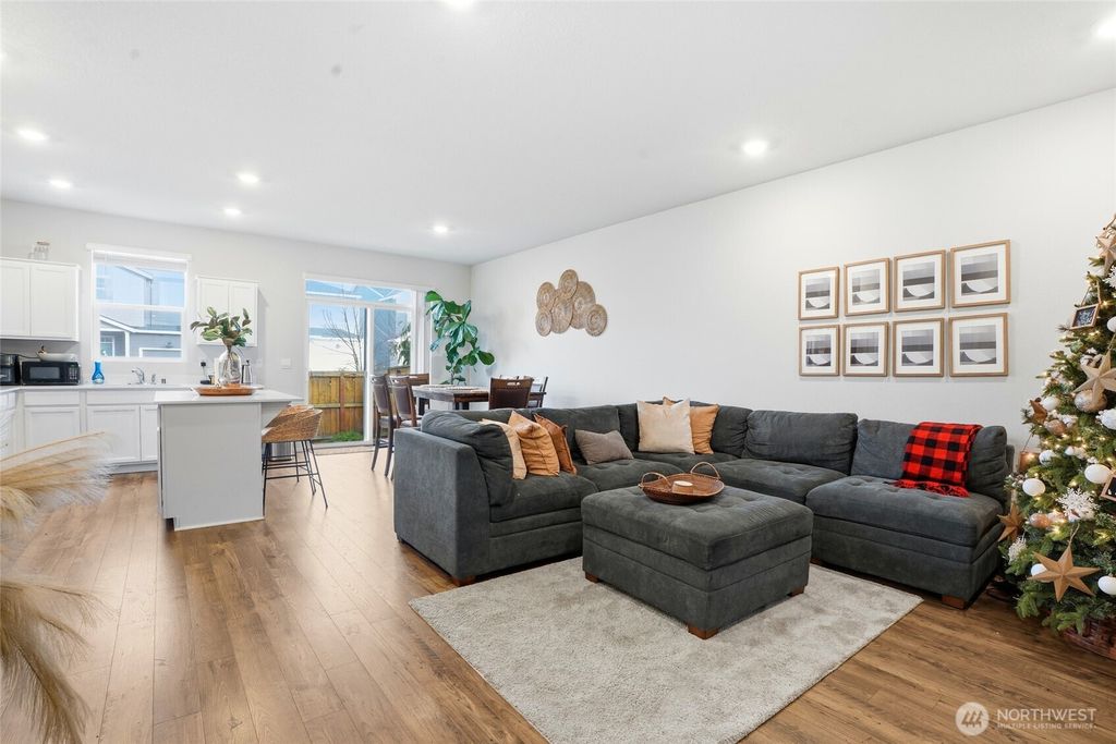 Photo of 13728 NE 66th Way, Vancouver, WA 98682 (MLS # 2468012)