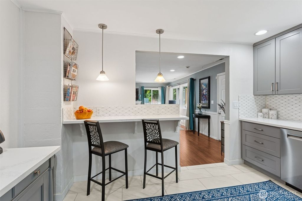 Photo of 1803 Lake Avenue S, Renton, WA 98055 (MLS # 2432187)