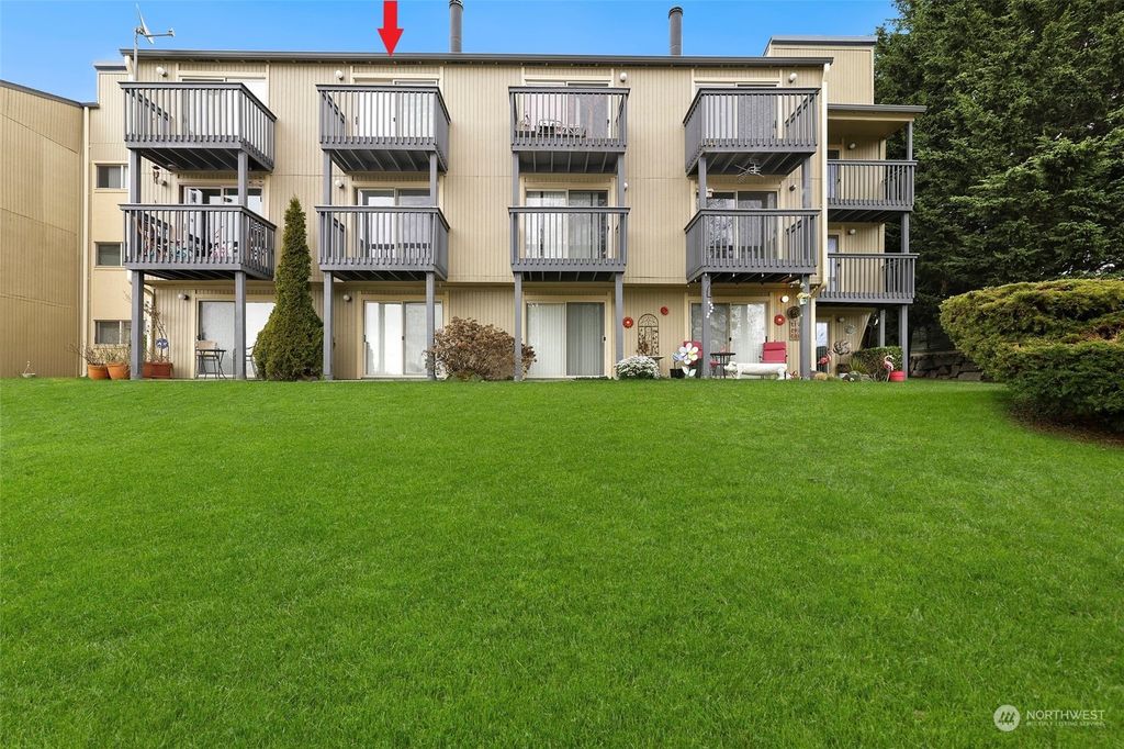 Photo of 31003 14th Avenue S #A11, Federal Way, WA 98003 (MLS # 2049842)