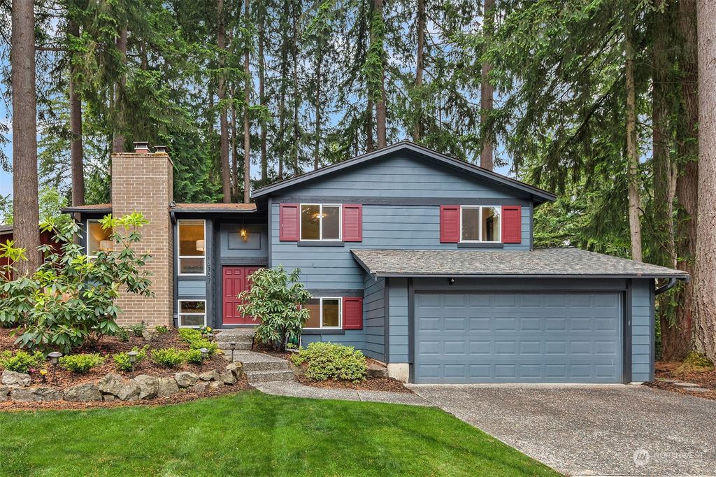 Photo of 16707 NE 101st Place, Redmond, WA 98052 (MLS # 2246941)