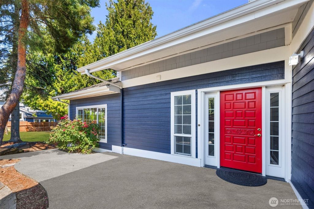 Photo of 5858 156th Avenue NE, Redmond, WA 98052 (MLS # 2421269)