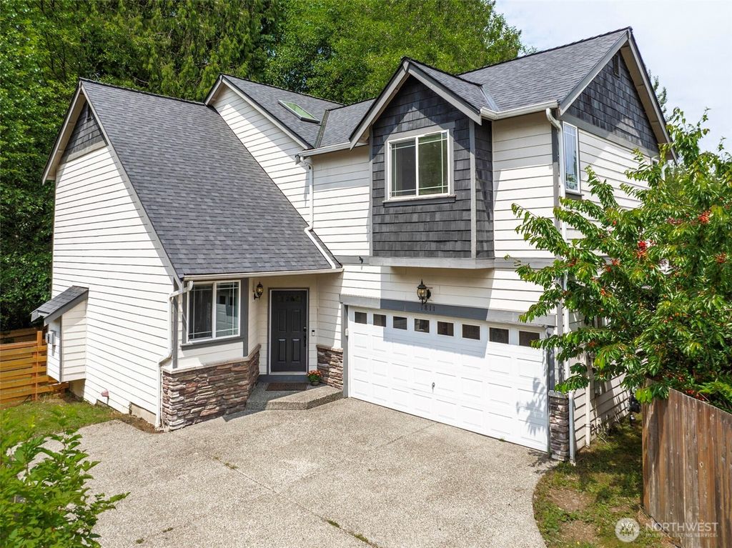 Photo of 1811 97th Place SW, Everett, WA 98204 (MLS # 2387174)