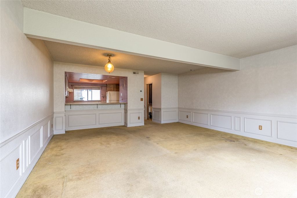 Photo of 317 SW 112th Street #302, Seattle, WA 98146 (MLS # 2486941)