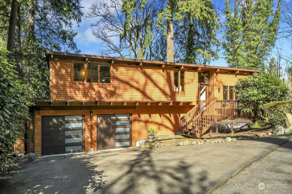 Photo of 16904 80th Place NE, Kenmore, WA 98028 (MLS # 2210870)