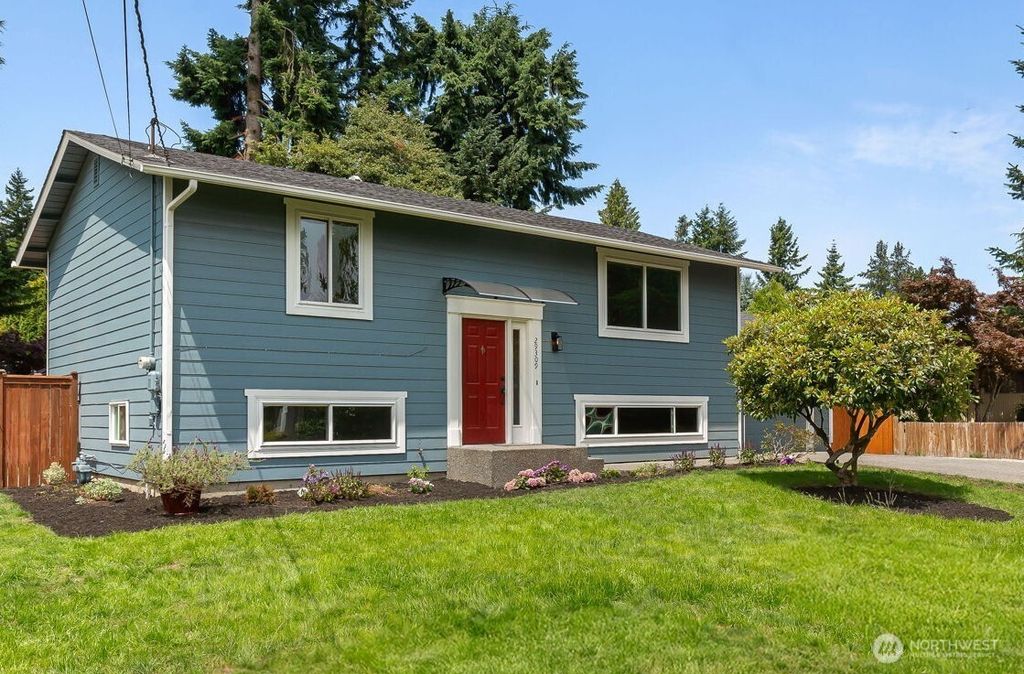 Photo of 29309 38th Place S, Auburn, WA 98001 (MLS # 2393284)