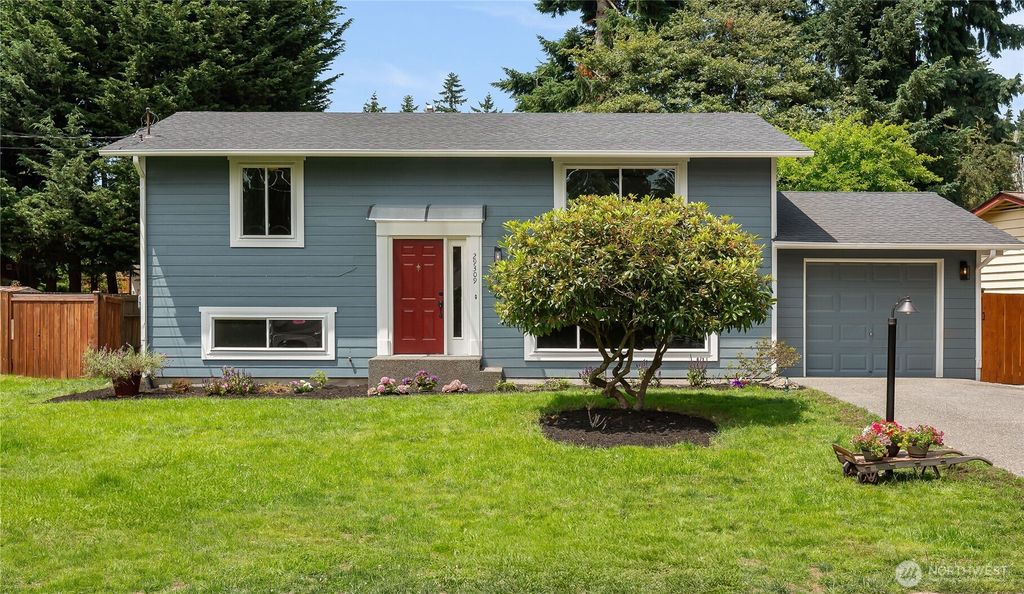 Photo of 29309 38th Place S, Auburn, WA 98001 (MLS # 2393284)