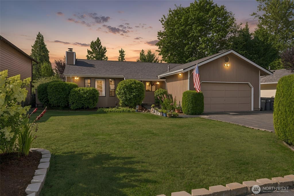Photo of 22015 SE 267th S ST, Maple Valley, WA 98038 (MLS # 2559196)