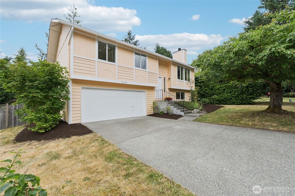 Photo of 16102 NE 107th Court, Redmond, WA 98052 (MLS # 2396997)