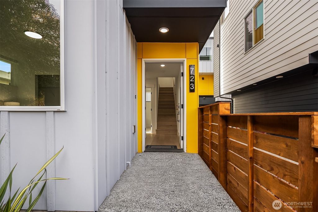 Photo of 723 18th Avenue, Seattle, WA 98122 (MLS # 2452586)