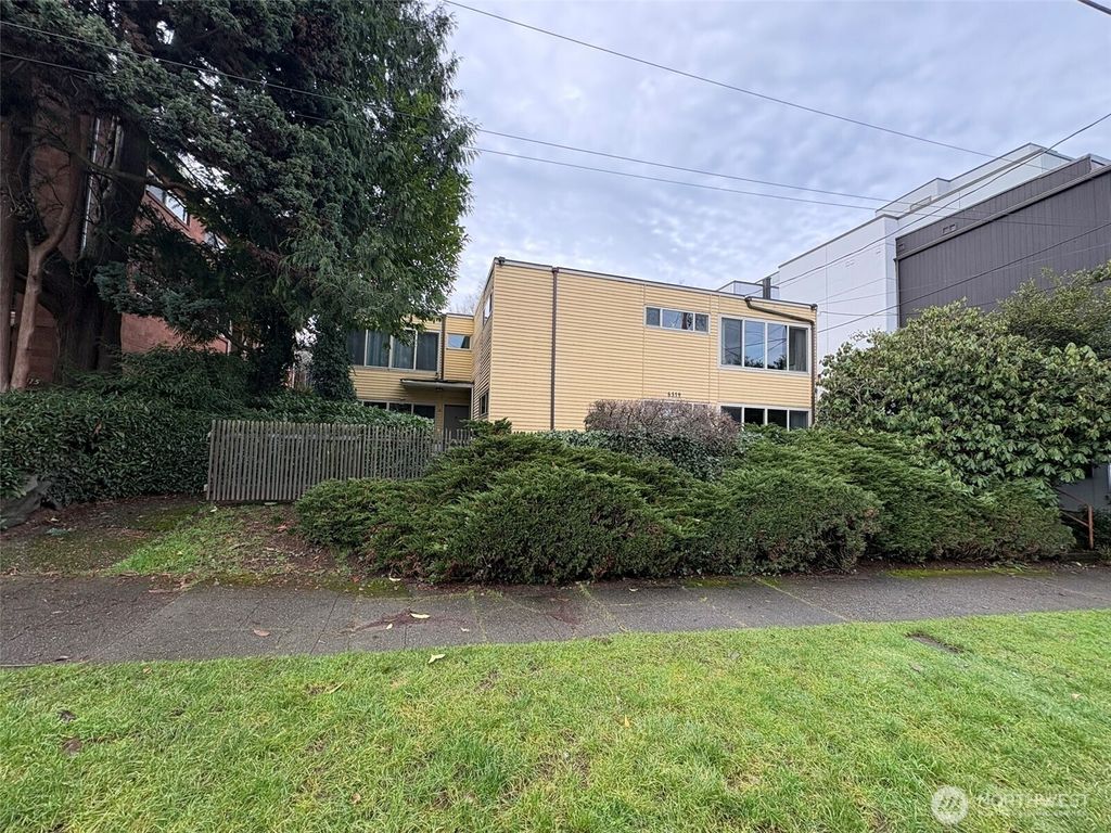 Photo of 6519 4th Avenue NE, Seattle, WA 98115 (MLS # 2483426)