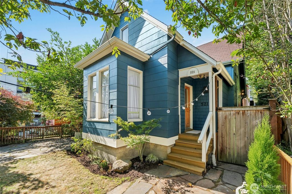 Photo of 521 20th Avenue E, Seattle, WA 98112 (MLS # 2438447)