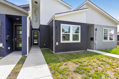 Photo of 2015 W Nora Street Avenue, Spokane, WA 99205 (MLS # 2527723)