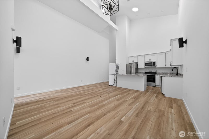 2015 W Nora Street Avenue