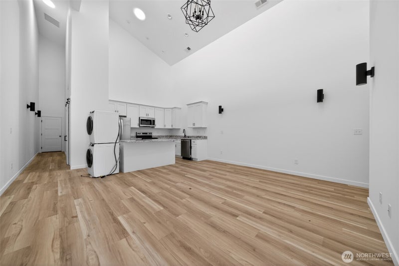 2015 W Nora Street Avenue