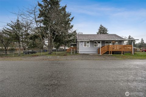 Photo of 17403 Spanaway Lane E, Spanaway, WA 98387 (MLS # 2456902)