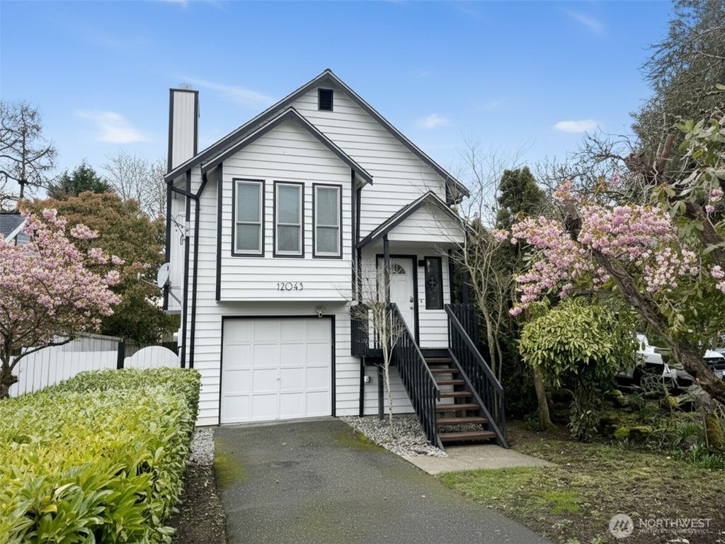 Photo of 12043 Bartlett Avenue NE, Seattle, WA 98125 (MLS # 2512594)