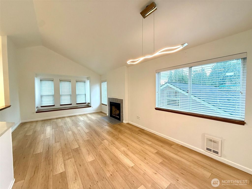 Photo of 12043 Bartlett Avenue NE, Seattle, WA 98125 (MLS # 2512594)