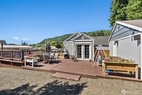 Photo of 1217 Godfrey Street, Raymond, WA 98577 (MLS # 2419867)
