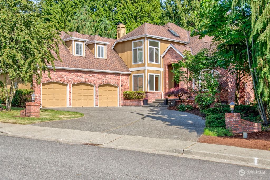 Photo of 6594 151st Place, Bellevue, WA 98006 (MLS # 2074905)