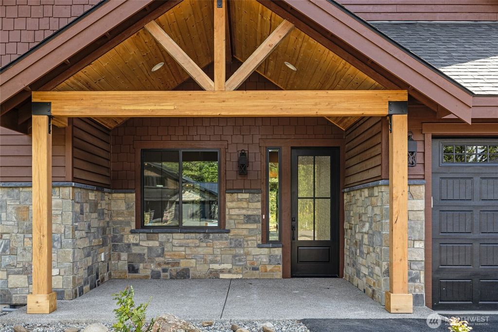 Photo of 1061 Domerie Park Loop, Cle Elum, WA 98922 (MLS # 2472605)