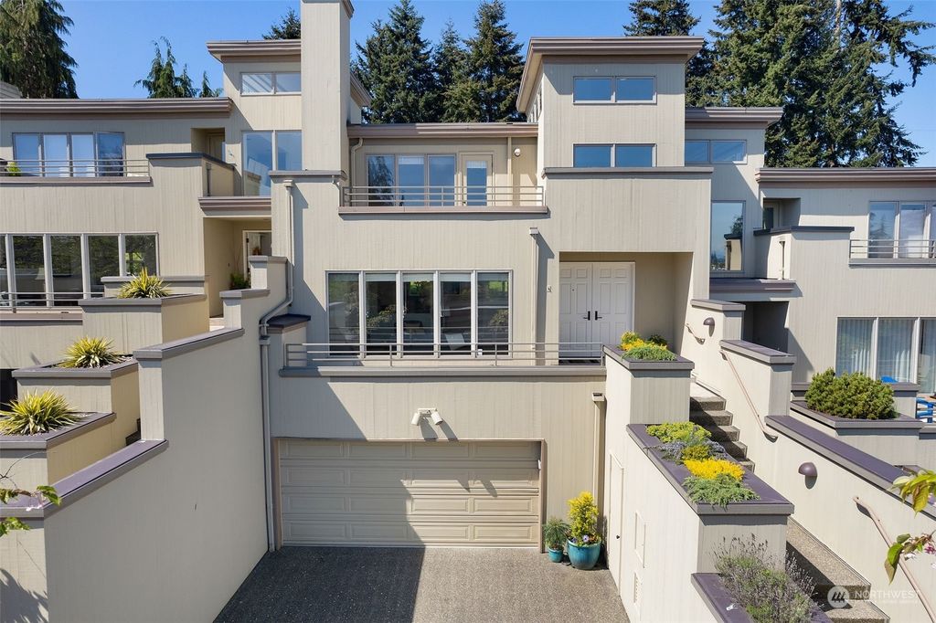 Photo of 5051 50th Avenue NE #20, Seattle, WA 98105 (MLS # 2067374)