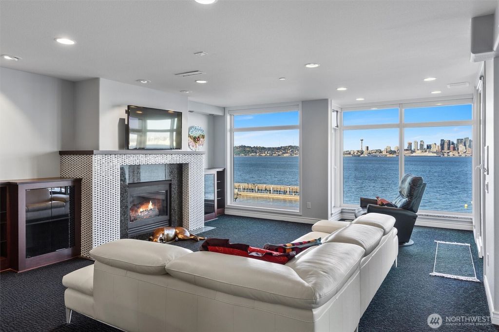 Photo of 1661 Harbor Avenue SW #502, Seattle, WA 98116 (MLS # 2511040)