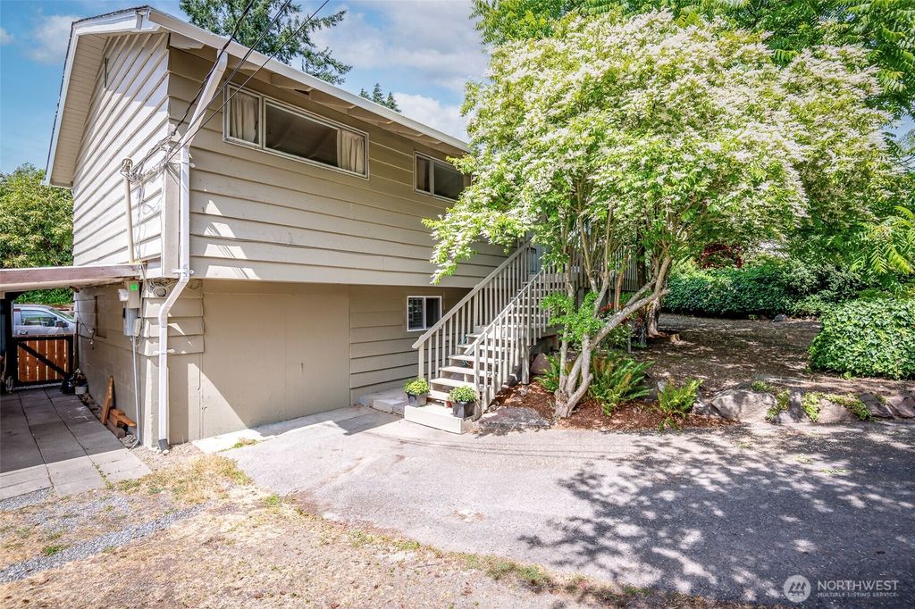 Photo of 110 S 198th Place, Des Moines, WA 98148 (MLS # 2399165)