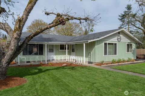 Photo of 128 Robbins Street, Woodland, WA 98674 (MLS # 2507182)