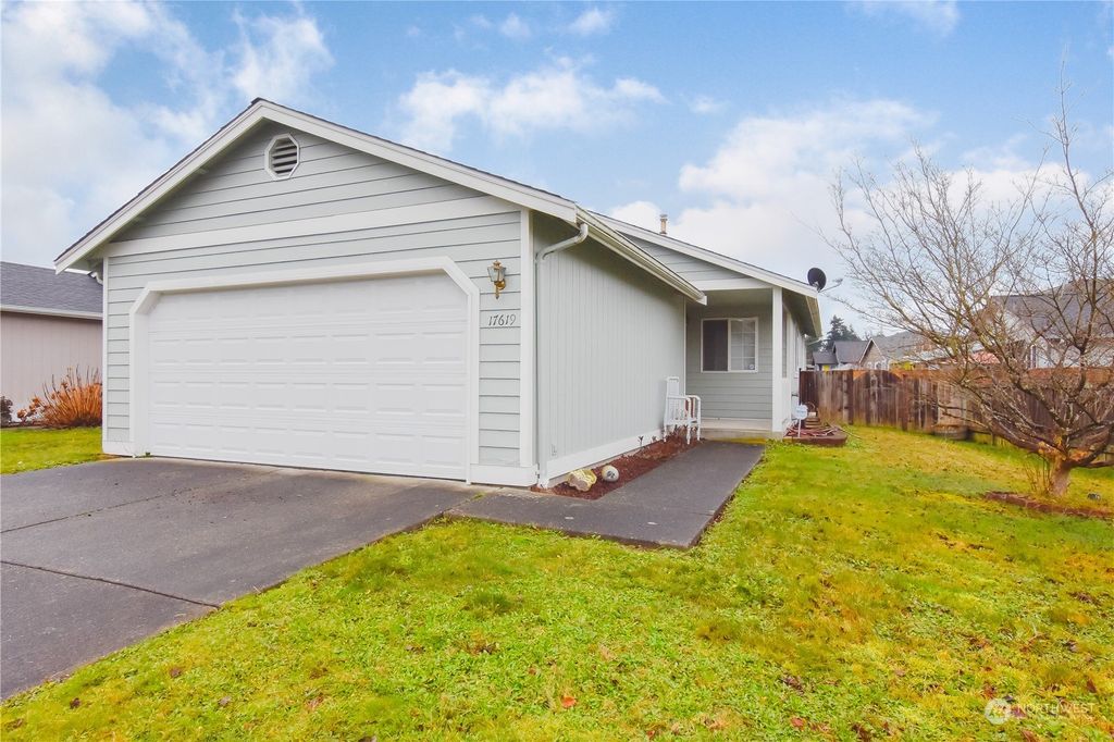 Photo of 17619 Spring Lane Avenue, Marysville, WA 98271 (MLS # 2322687)