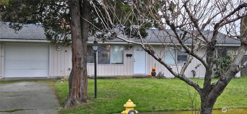 Photo of 1817 S 16th Street, Mount Vernon, WA 98274 (MLS # 2464141)