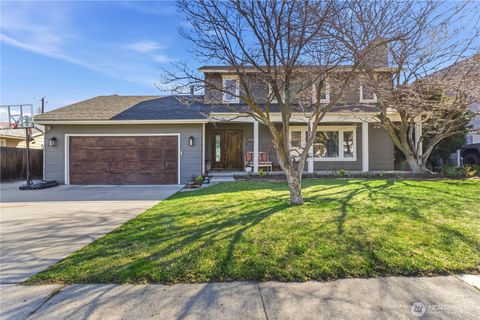 Photo of 1013 Glenwood Avenue, Wenatchee, WA 98801 (MLS # 2498817)