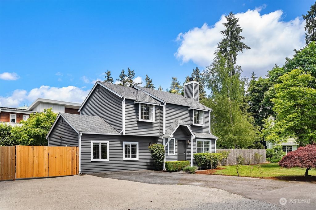 Photo of 8128 NE 147th Place, Kenmore, WA 98028 (MLS # 2235737)