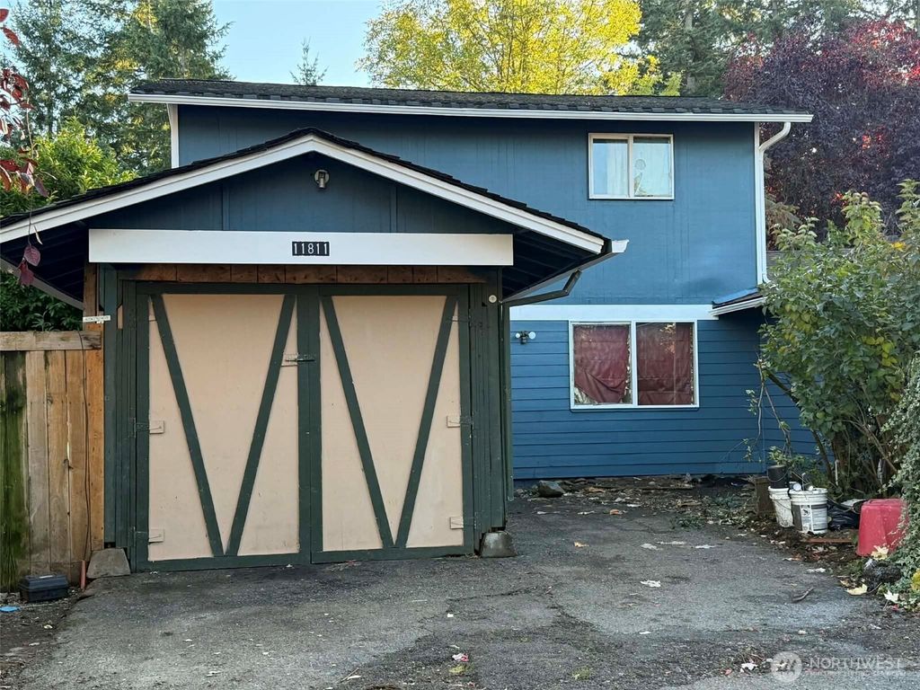 Photo of 11811 SE 319th Place, Auburn, WA 98092 (MLS # 2460350)