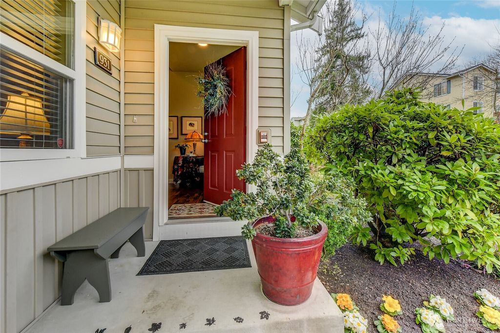 Photo of 900 233rd Avenue NE #931, Sammamish, WA 98074 (MLS # 2477034)