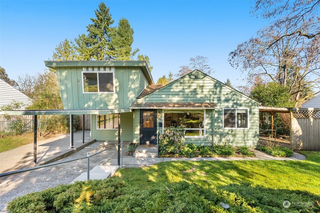 Photo of 16220 9th Avenue NE, Shoreline, WA 98155 (MLS # 2211722)