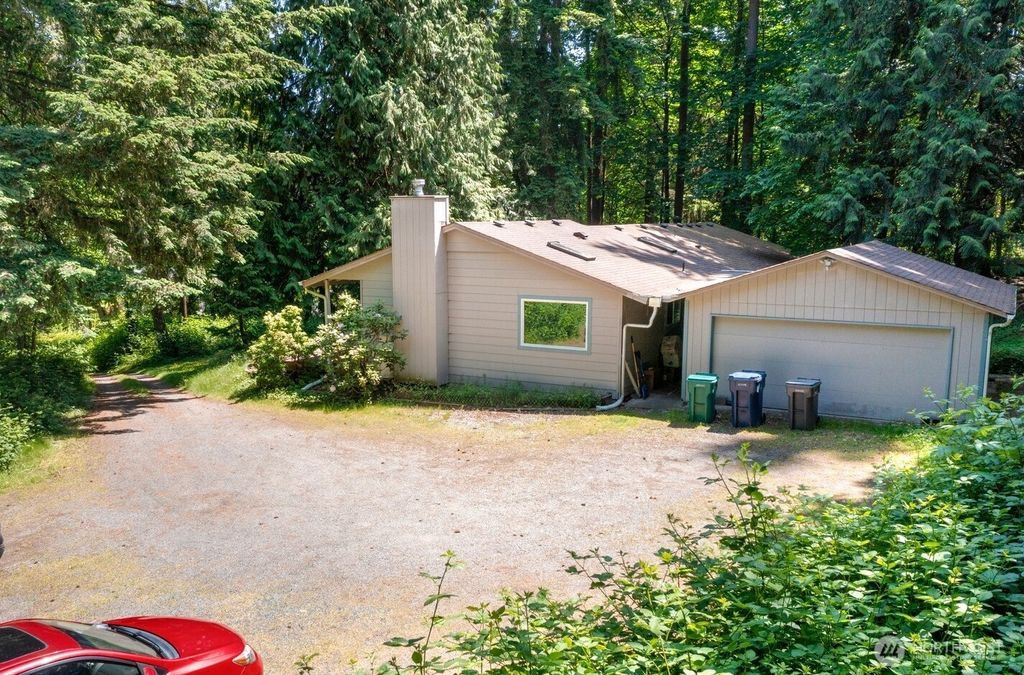 Photo of 1700 Magnolia Road, Lynnwood, WA 98036 (MLS # 2389319)
