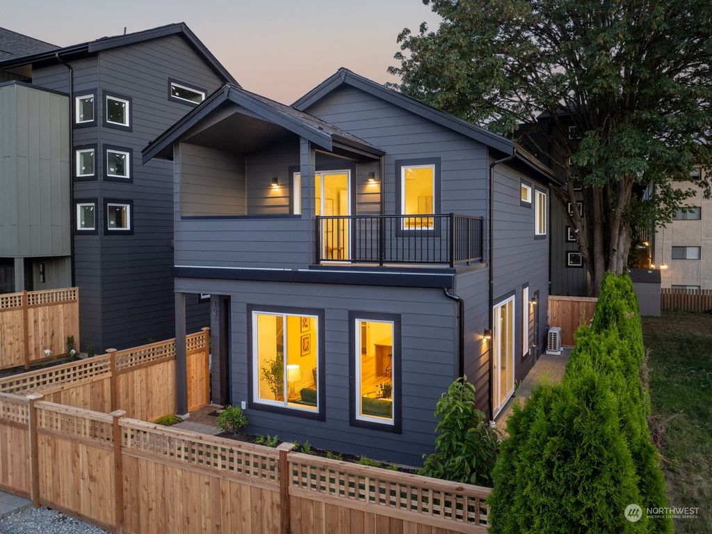 Photo of 107 N 105th Street, Seattle, WA 98133 (MLS # 2261997)