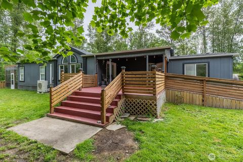Photo of 155 Rivendell Lane, Kelso, WA 98626 (MLS # 2524611)