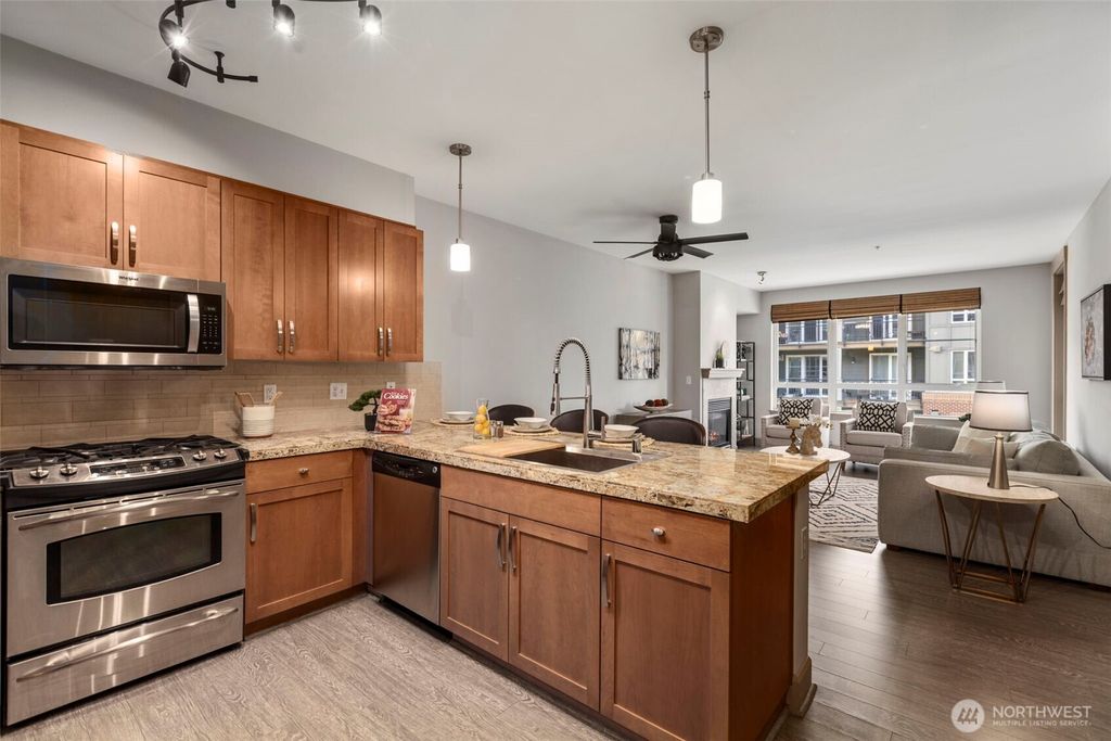 Photo of 1840 25th Avenue NE #308, Issaquah, WA 98029 (MLS # 2377069)