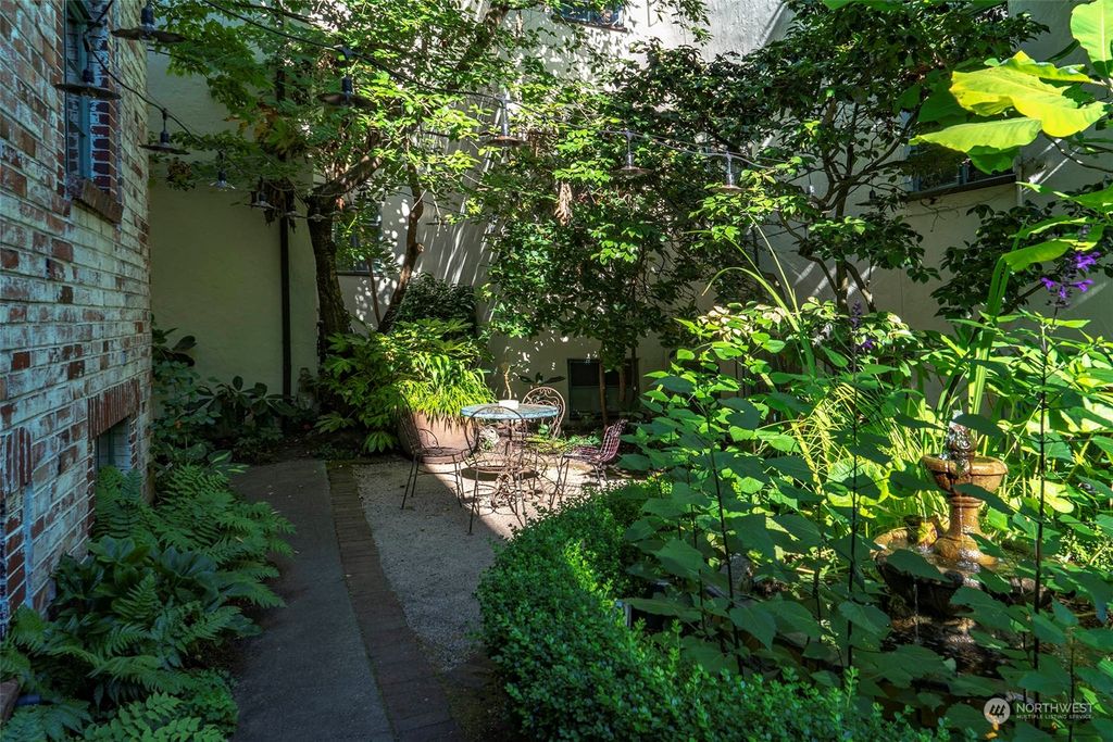 Photo of 1106 NE 42nd Street #20, Seattle, WA 98105 (MLS # 2218590)