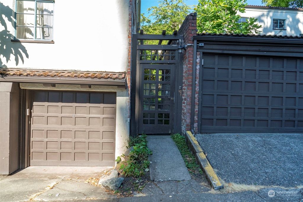 Photo of 1106 NE 42nd Street #20, Seattle, WA 98105 (MLS # 2218590)