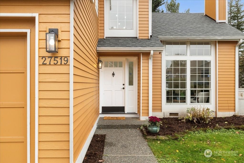 Photo of 27519 139th Court SE, Kent, WA 98042 (MLS # 2305695)