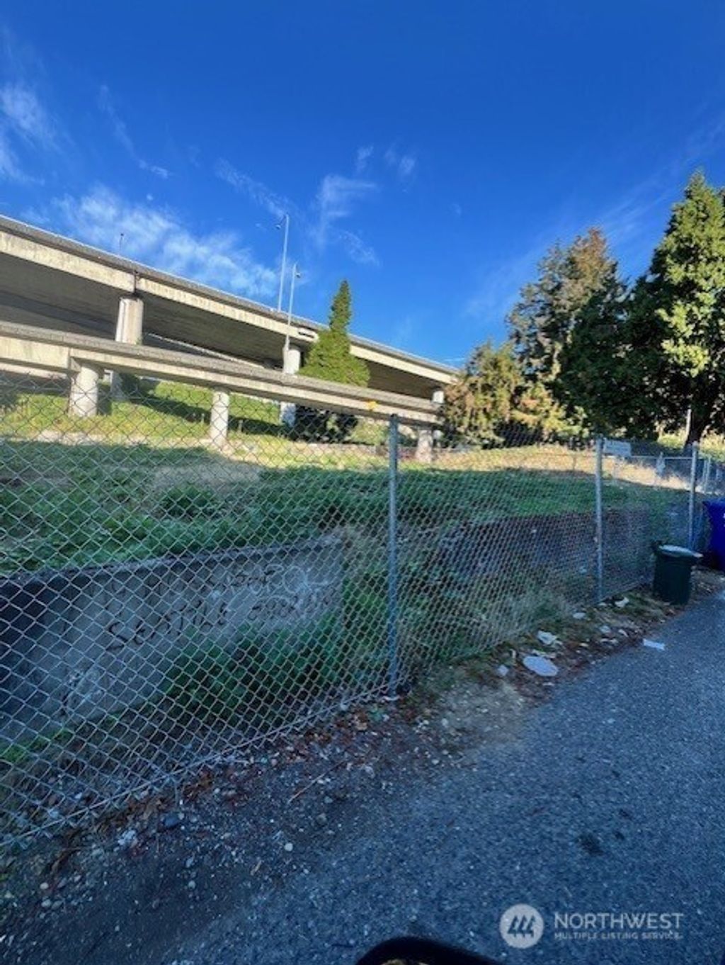 Photo of 4048 Pasadena Place NE, Seattle, WA 98105 (MLS # 2437726)