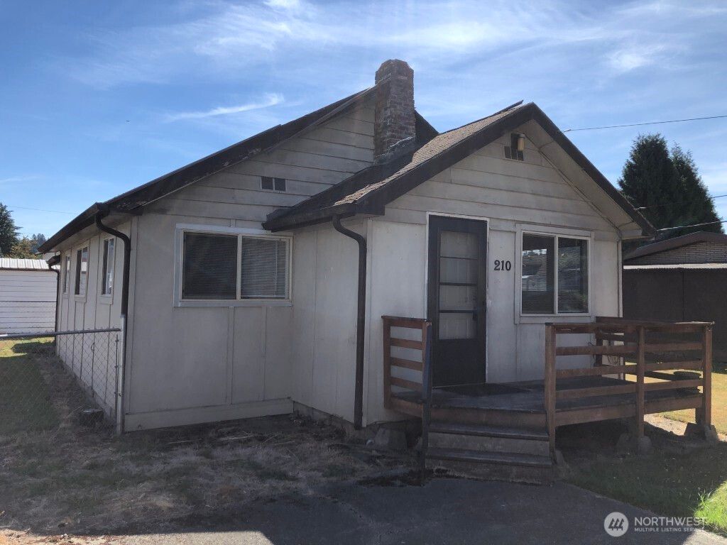 Photo of 210 Williams Avenue N, Renton, WA 98056 (MLS # 2458506)